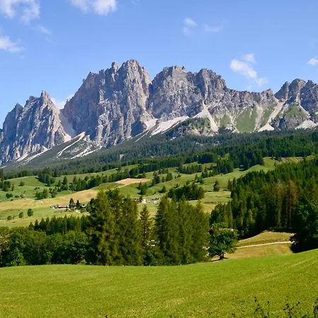 Daire Lovely 2 Bedroom Flat In Corso Italia With Parking Cortina dʼAmpezzo