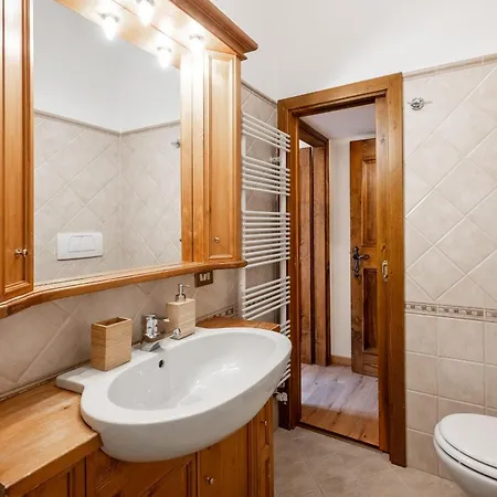 Lovely 2 Bedroom Flat In Corso Italia With Parking * Cortina dʼAmpezzo