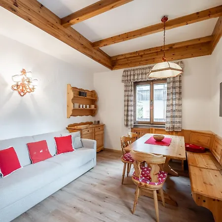 Daire Lovely 2 Bedroom Flat In Corso Italia With Parking *