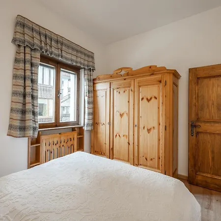 Lovely 2 Bedroom Flat In Corso Italia With Parking *