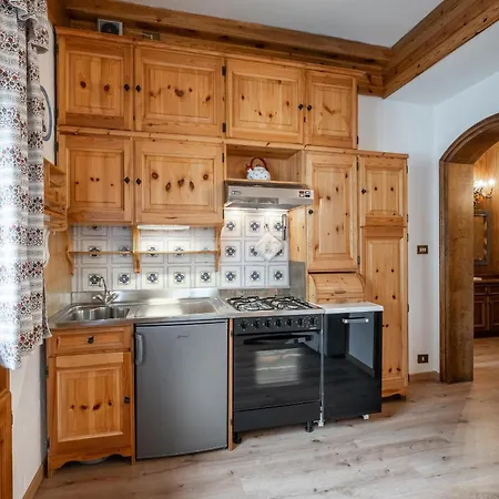 Lovely 2 Bedroom Flat In Corso Italia With Parking Daire Cortina dʼAmpezzo