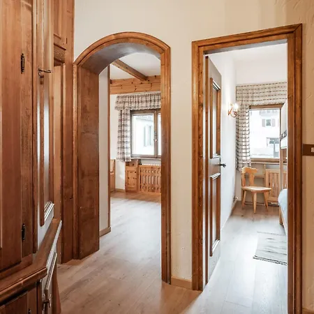 Lovely 2 Bedroom Flat In Corso Italia With Parking * Cortina dʼAmpezzo