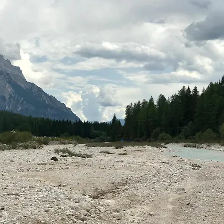 Lovely 2 Bedroom Flat In Corso Italia With Parking Daire Cortina dʼAmpezzo